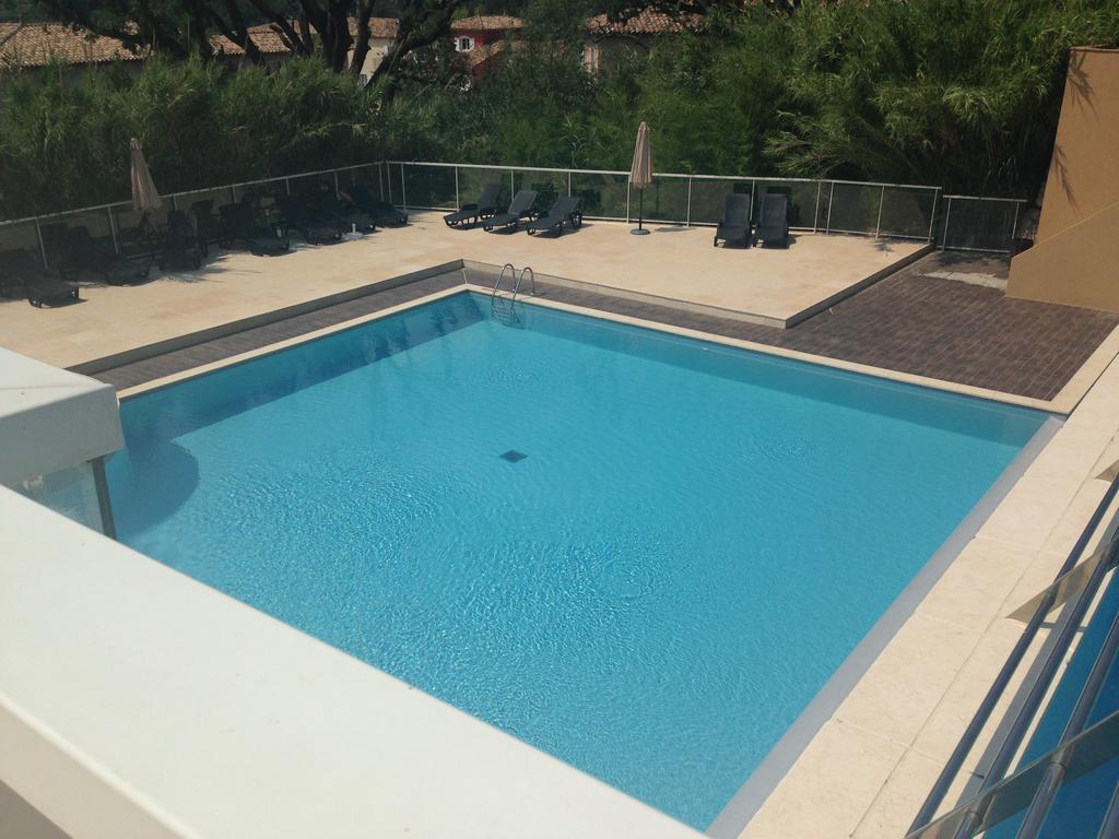 Appartement Dans Residence - Le Domaine De Camiole Callian  Exterior photo